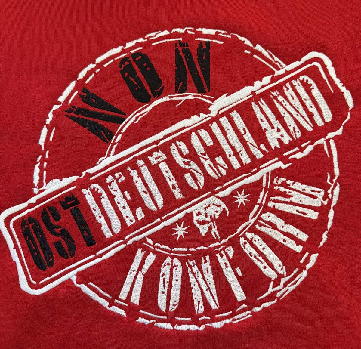 bestickter Hoodie Ostdeutschland/Nonkonform Stempel